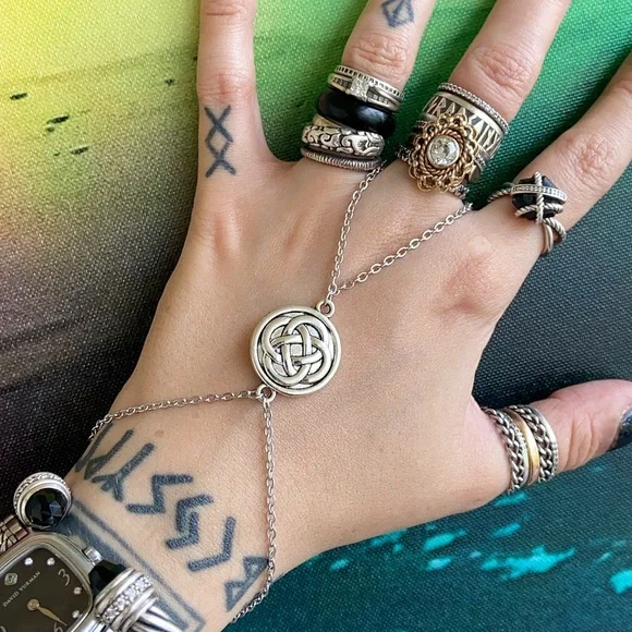 🔴 SALE ! red dot items are 2 for $25 . Bundle more than 3 and its $10 each 🙂 - Picture 6 of 14